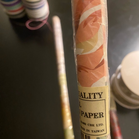 vintage wrapping paper rolls from estate sale. Set of 3. New without tags. - Picture 8 of 12